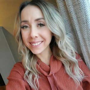 Meet your Posher, Brenna!